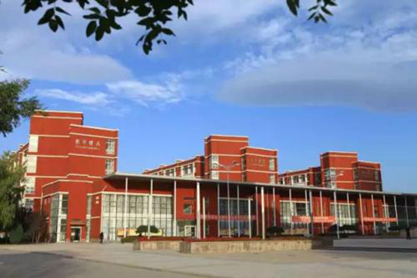 盤山高級(jí)中學(xué)